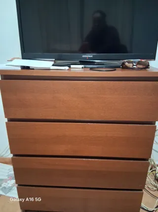 Cómoda Ikea 4 cajones madera