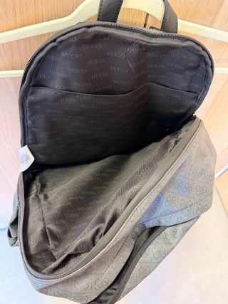 Mochila Guess Negra con Logo Repetido