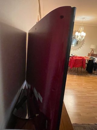 Televisor LG Negro Elegante Modelo Scarlett