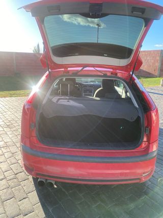 Ford Focus Rojo 3 Puertas