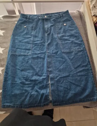 Falda vaquera larga con bolsillos