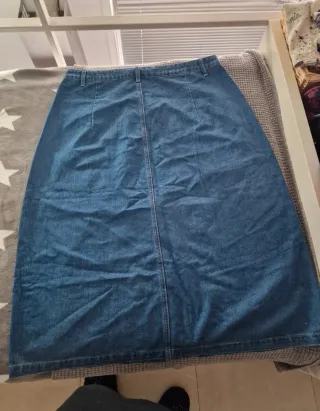 Falda vaquera larga con bolsillos