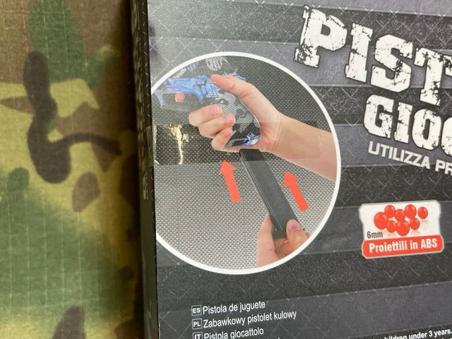 Replica de juguete azul