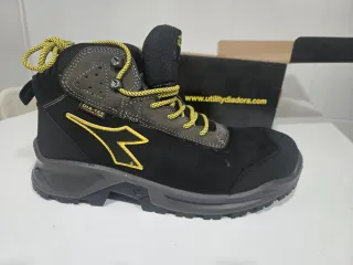 Botas de trabajo Diadora negras y grises