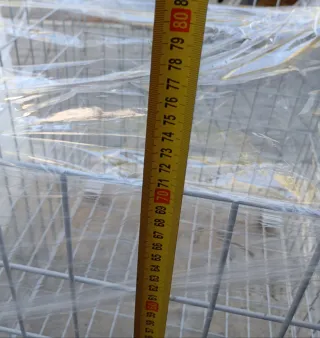 Carrito de malla metálica con ruedas