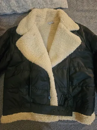 Cazadora/chaquetón negro y beige Talla S