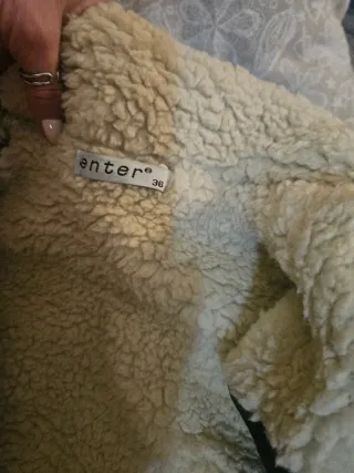 Cazadora/chaquetón negro y beige Talla S