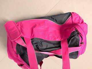 Mochila deportiva Adidas rosa y gris