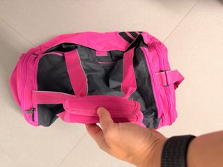 Mochila deportiva Adidas rosa y gris