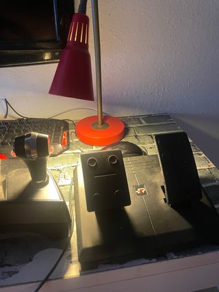 Volante Thrustmaster