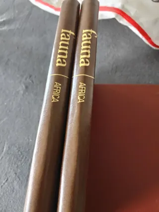 2 libros fauna africana