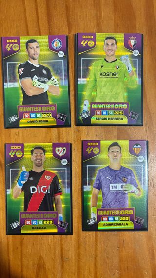 Panini Adrenalyn 2025-26 Guantes de Oro.