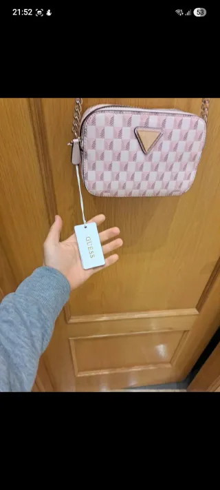 Bolso Guess rosa y blanco