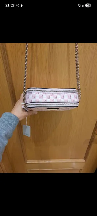 Bolso Guess rosa y blanco