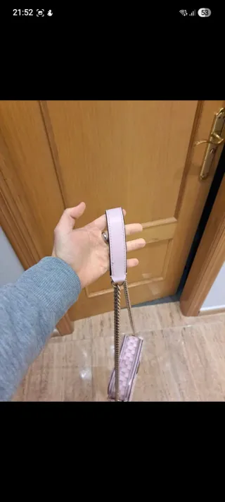 Bolso Guess rosa y blanco