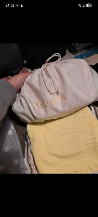 Bolso Guess rosa y blanco
