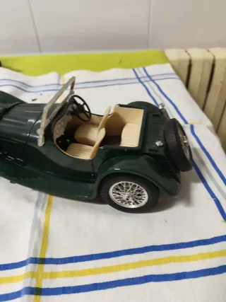 Coche de colección verde