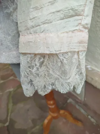 Blusa rosa con encaje