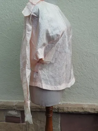 Blusa rosa con encaje