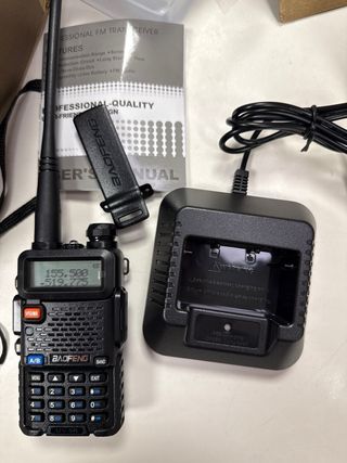 Radio Baofeng UV-5R Walkie Talkie FM