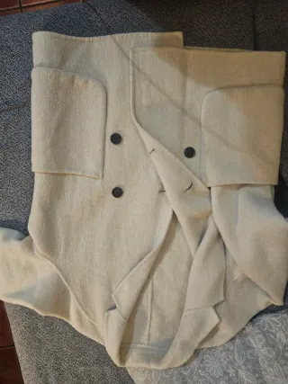 Abrigo corto beige talla M