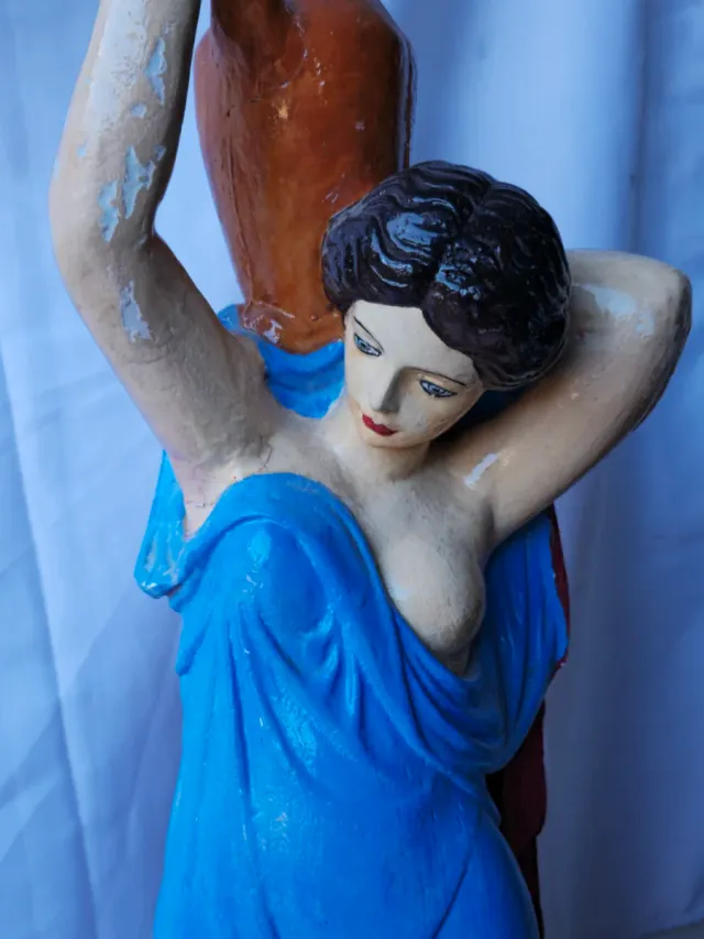 Grande Statua Vintage Donna con Anfora in Gesso