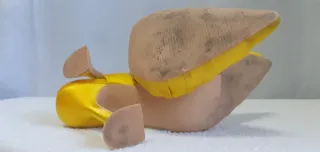 Sandali gialli eleganti