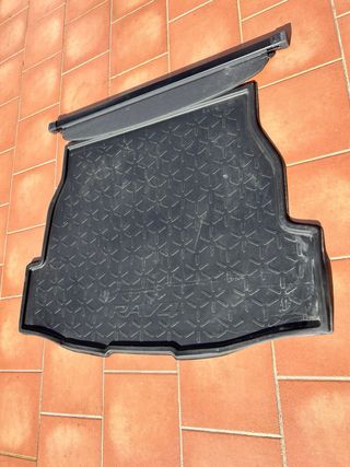 bandeja rodillo y cubremaletero RAV 4 originales