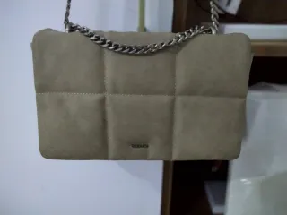 Bolso Perfois Beige Acolchado Cadena