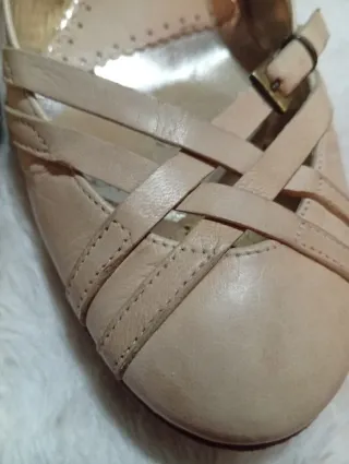 Scarpe décolleté beige con cinturino