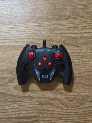 Coche teledirigido verde y amarillo