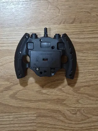 Coche teledirigido verde y amarillo