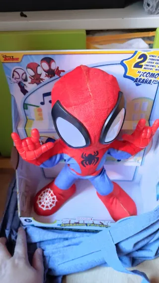 Muñeco grande Spiderman que suena y se mueve