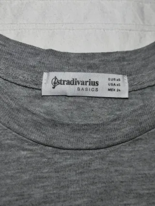 Camiseta Stradivarius t. XS