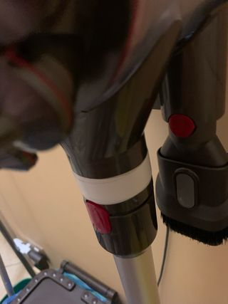 Aspirapolvere Dyson con accessori completa