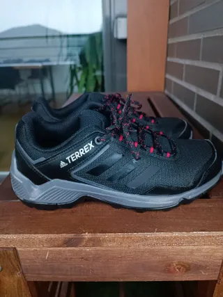 Zapatillas Adidas Terrex Trekking Negras Rojas