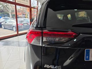 Toyota Rav4 2.5l 220H Black Edition