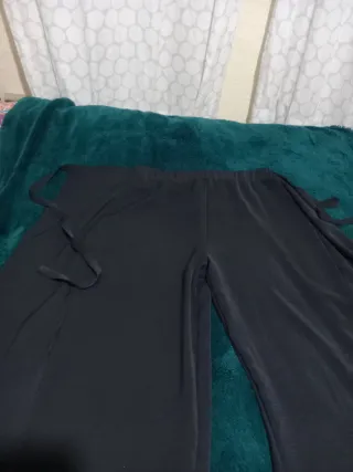 Pantalón negro ancho como falda