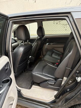 Mitsubishi Grandis 2008