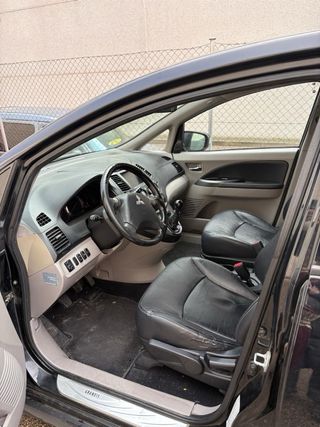 Mitsubishi Grandis 2008