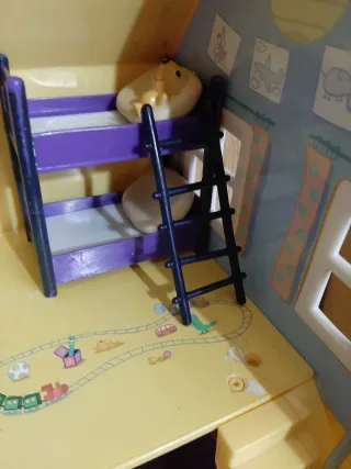 Lote Peppa Pig: Casa, caravana y pupitres