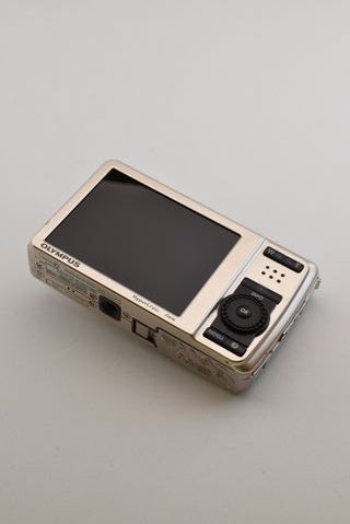 Cámara Digital Olympus MJU 7030 - 14 MP