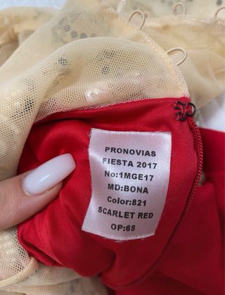 Vestido de fiesta dorado y rojo