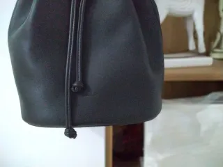 Bolso negro asa trenzada multicolor