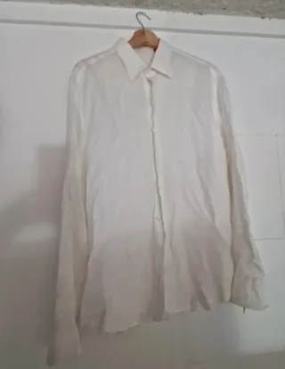 Camisa blanca de manga larga