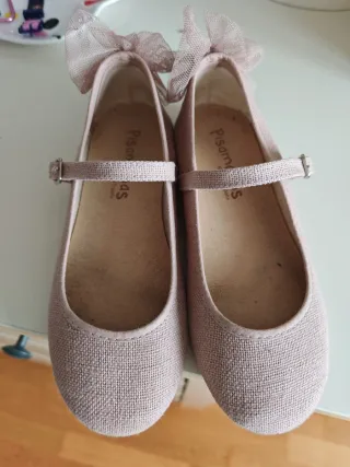 Vestido de Comunión Blanco con Lazo y Flores Rosa