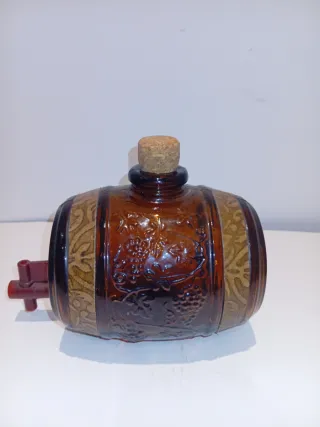 Barril antiguo con grifo