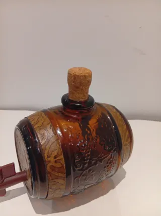 Barril antiguo con grifo