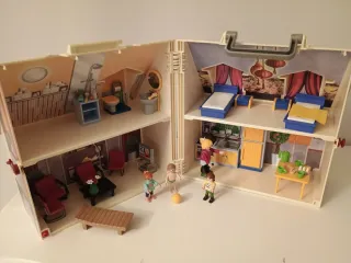 Casa Playmobil semi equipada