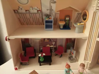 Casa Playmobil semi equipada